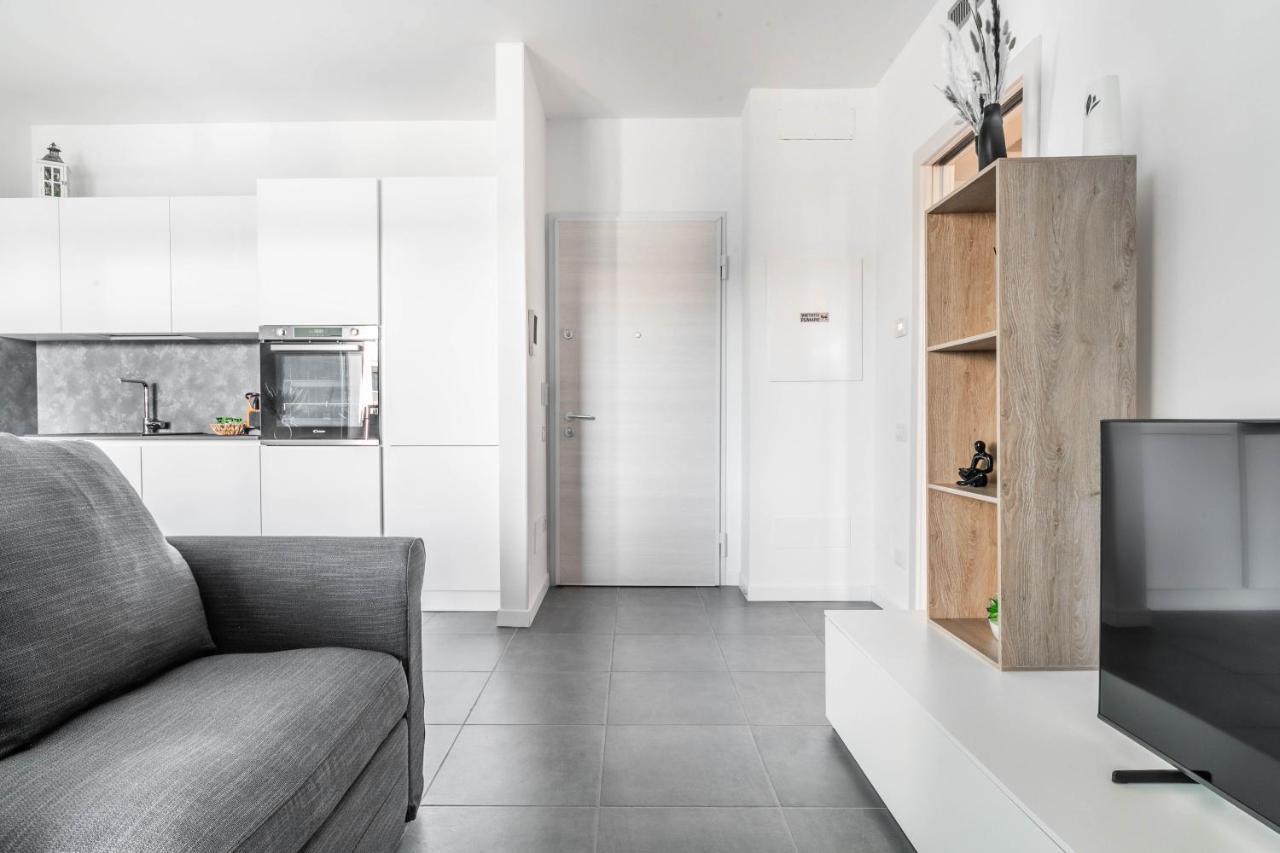 Apartmán Harmony House - Rho Fiera 6Min - Free Parking - Terrace Milán Exteriér fotografie