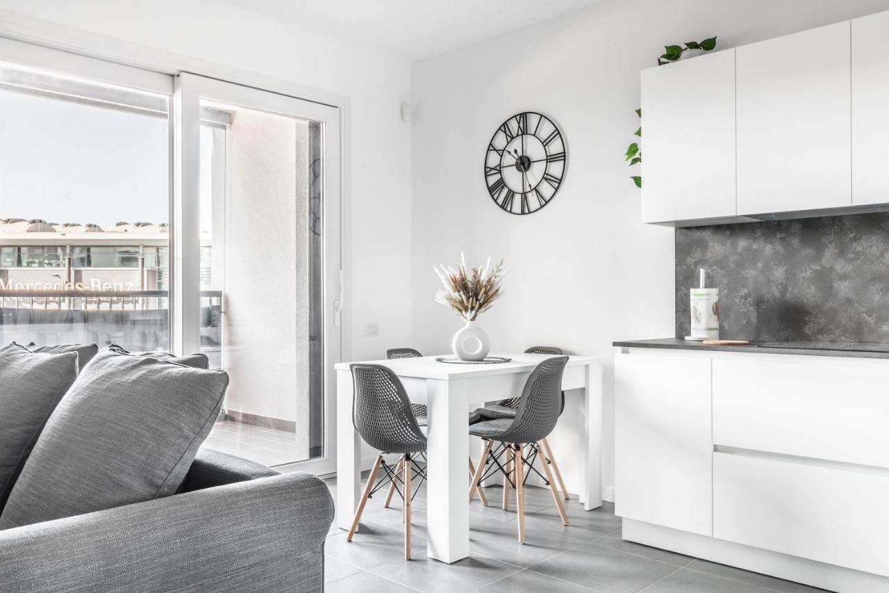 Apartmán Harmony House - Rho Fiera 6Min - Free Parking - Terrace Milán Exteriér fotografie